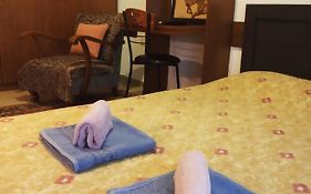 Beautiful Apartment -Up To 4 Guests- Close To City Centre!